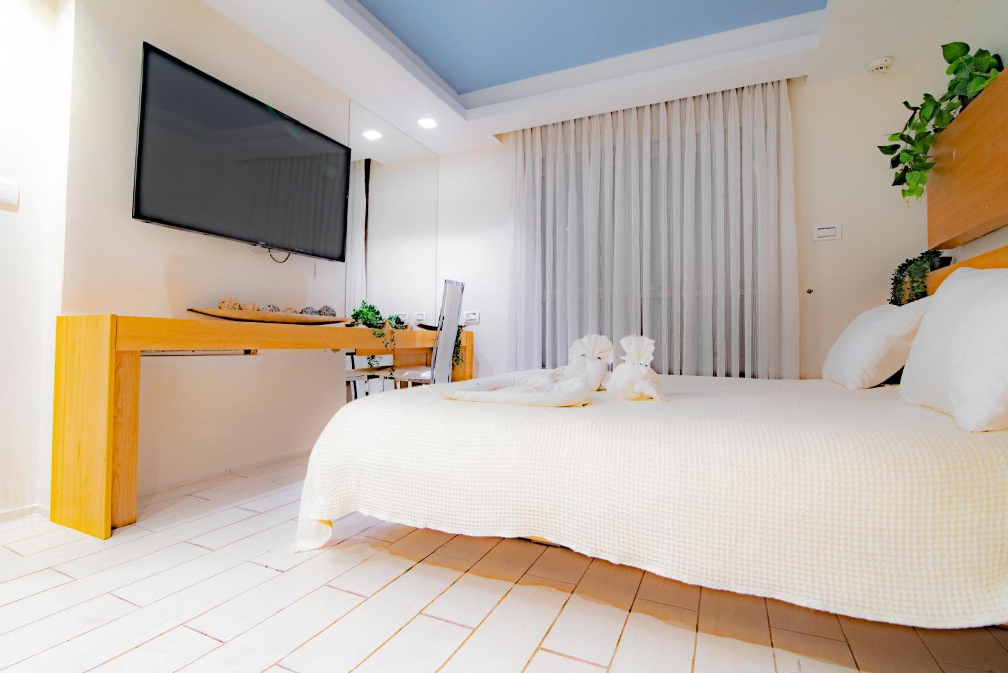 Almogim Suites Eilat Hotel (Adults Only) Exteriör bild
