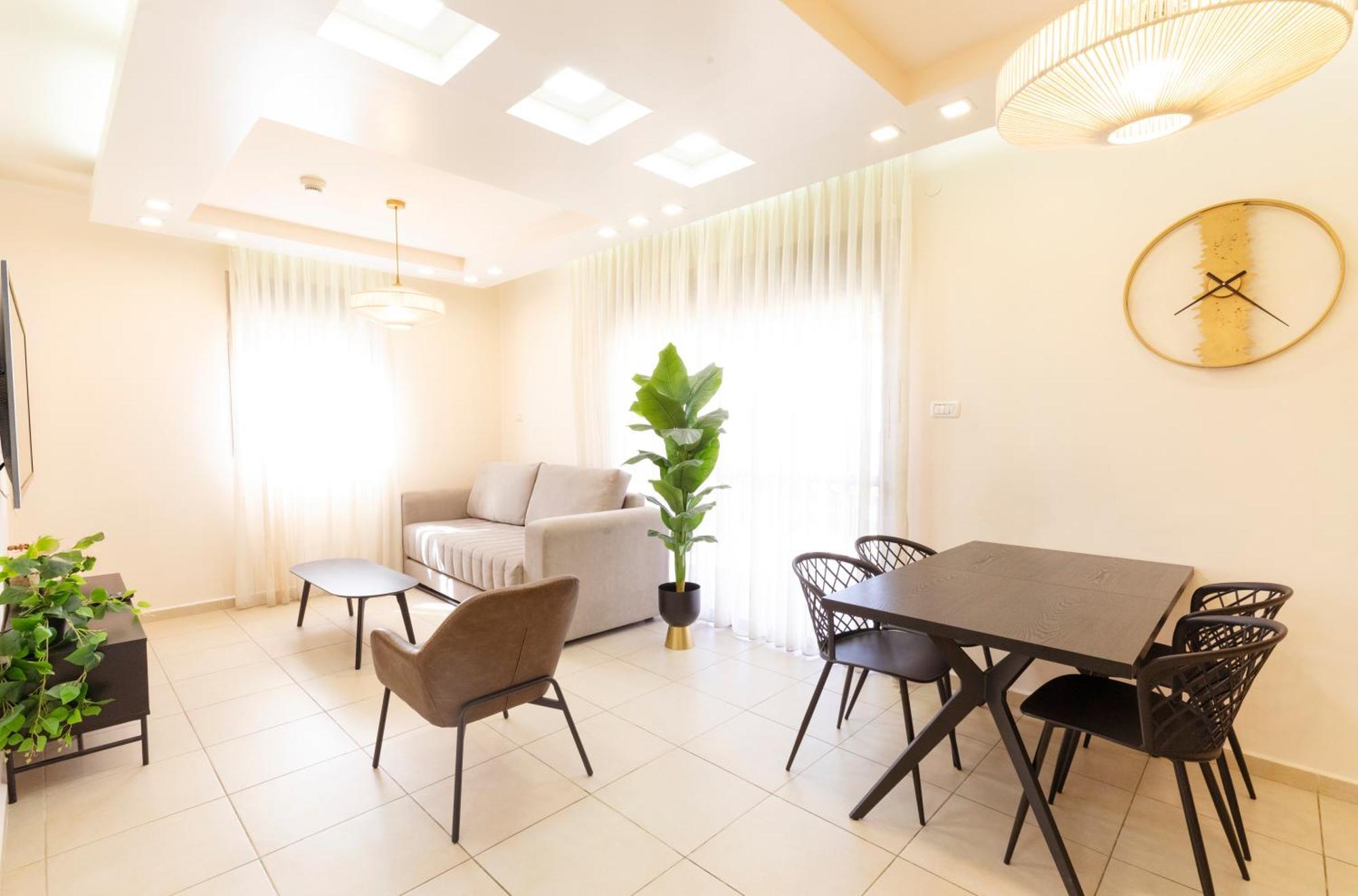 Almogim Suites Eilat Hotel (Adults Only) Exteriör bild